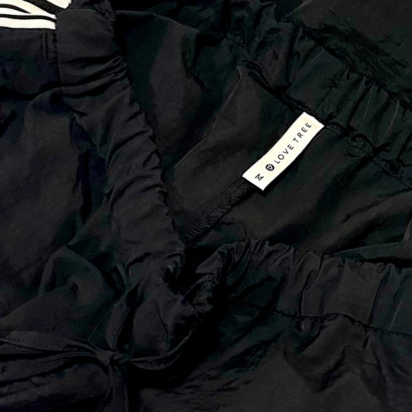 π€ LOVE TREE Black Track Pants | White Stripes | Drawstring Waist | Jogger | Sz M - Picture 4 of 5